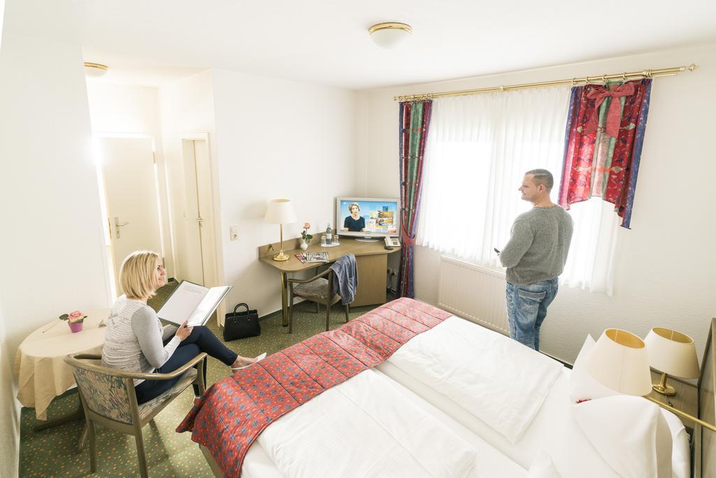 Das Fritz Hotel Schwerin Schoene Lage Im Gruenen Mit Regionaler Kueche Kostenfreien Parkplaetzen Und E Ladestation Kamer foto